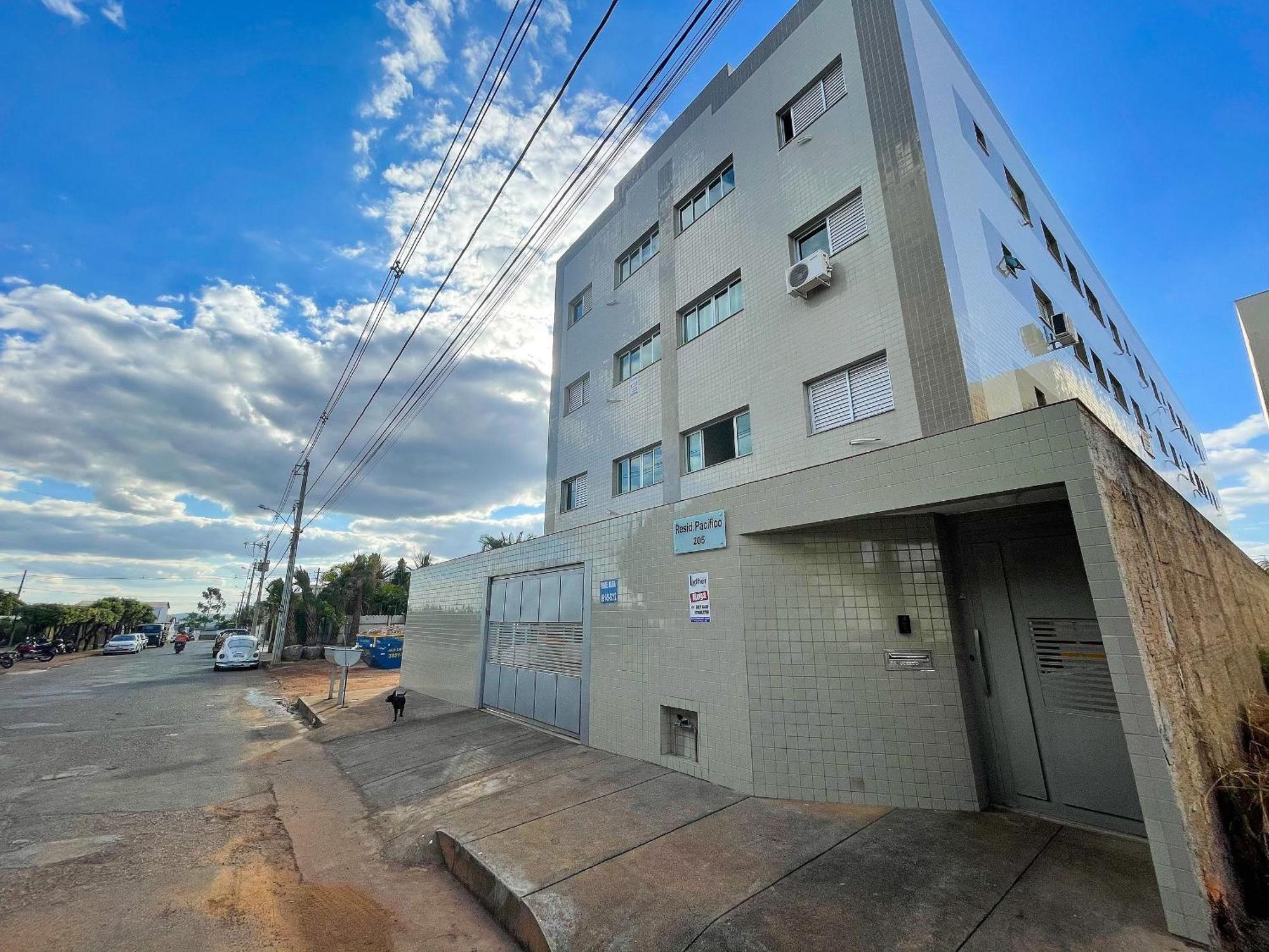 202- Apartamento De 2 Quartos Para Ate 5 Hospedes Patos de Minas Exterior photo
