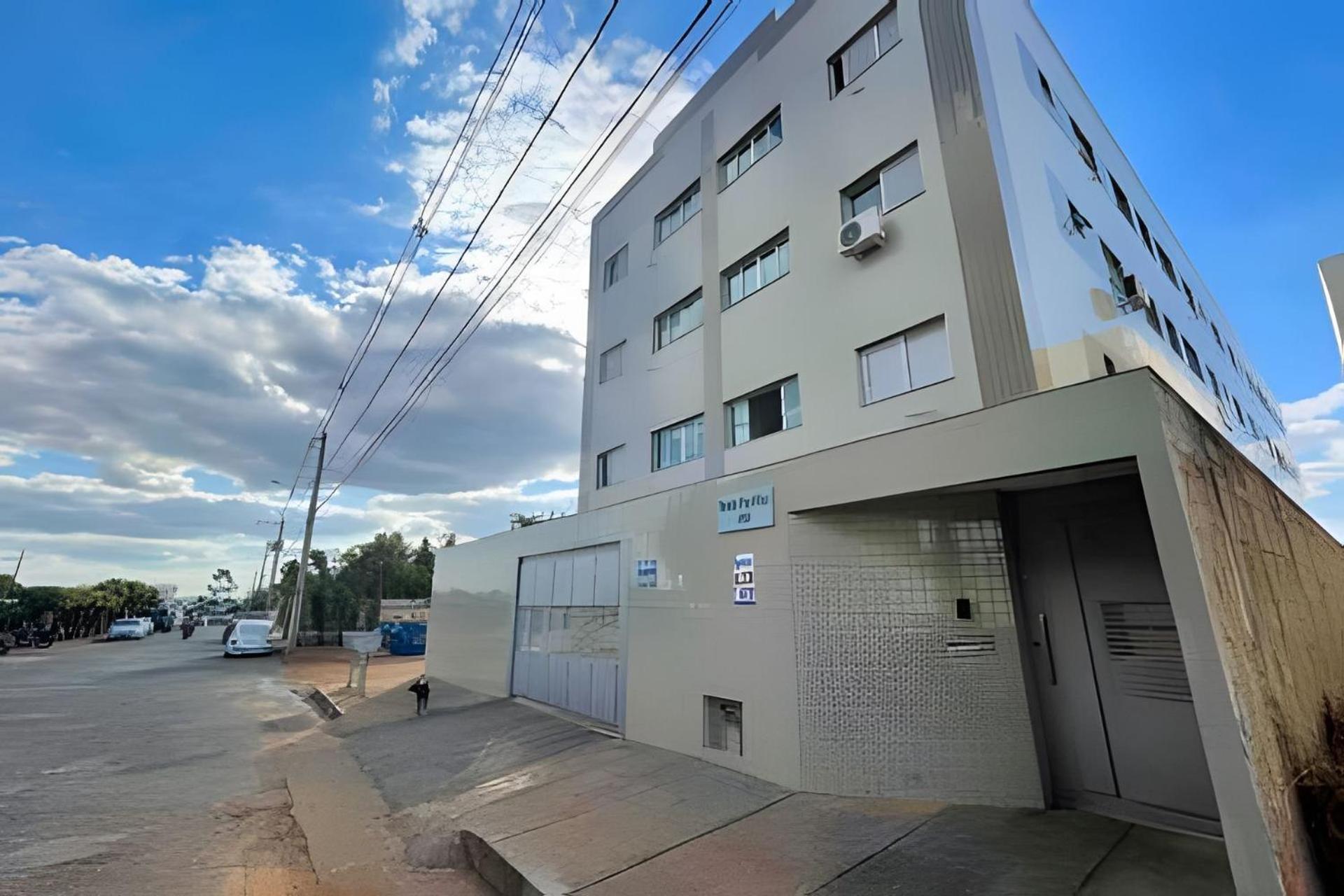 202- Apartamento De 2 Quartos Para Ate 5 Hospedes Patos de Minas Exterior photo